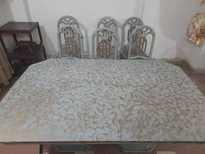 Dinning table with 6 Chair , urgent sale
