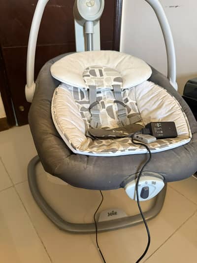 Baby swing | Joie Branded baby swing imported from dubai