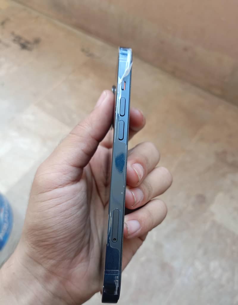 Apple iPhone 13 3
