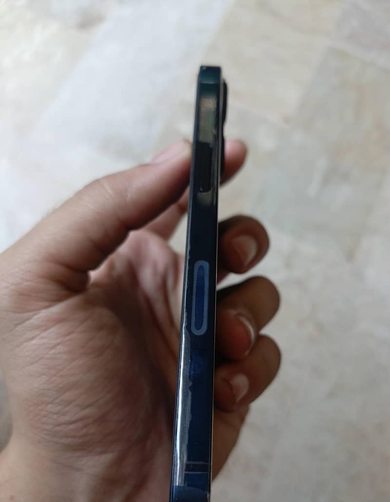 Apple iPhone 13 7