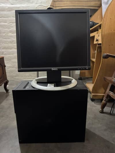 17 inch monitor with dell optiplex 3010, Negotiable on spot