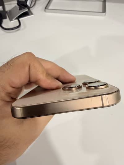 iPhone 16 Pro Max 10/10 - PTA Approved - 100 health