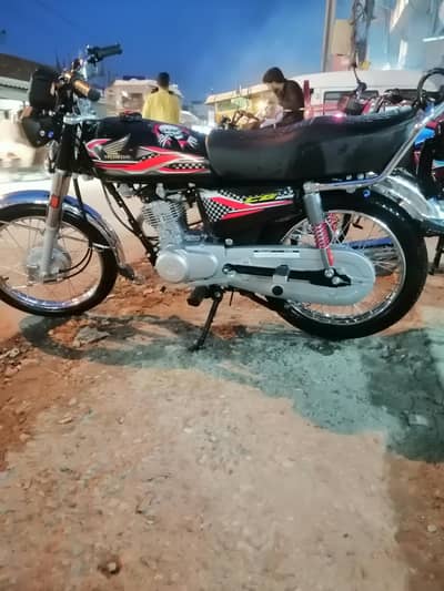 Honda 125 bike Vip Condition sirf 1600 chla ha