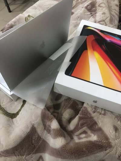 MacBook Pro 2021 14inch Core i10 32GB Ram 512GB SSD