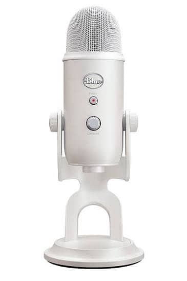 Blue Yeti mic 10/9 condition All is oky mzeed less ho jay gi