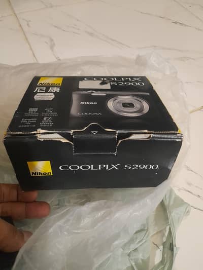 Nikon COOLPIX S2900 digital camera Box pack