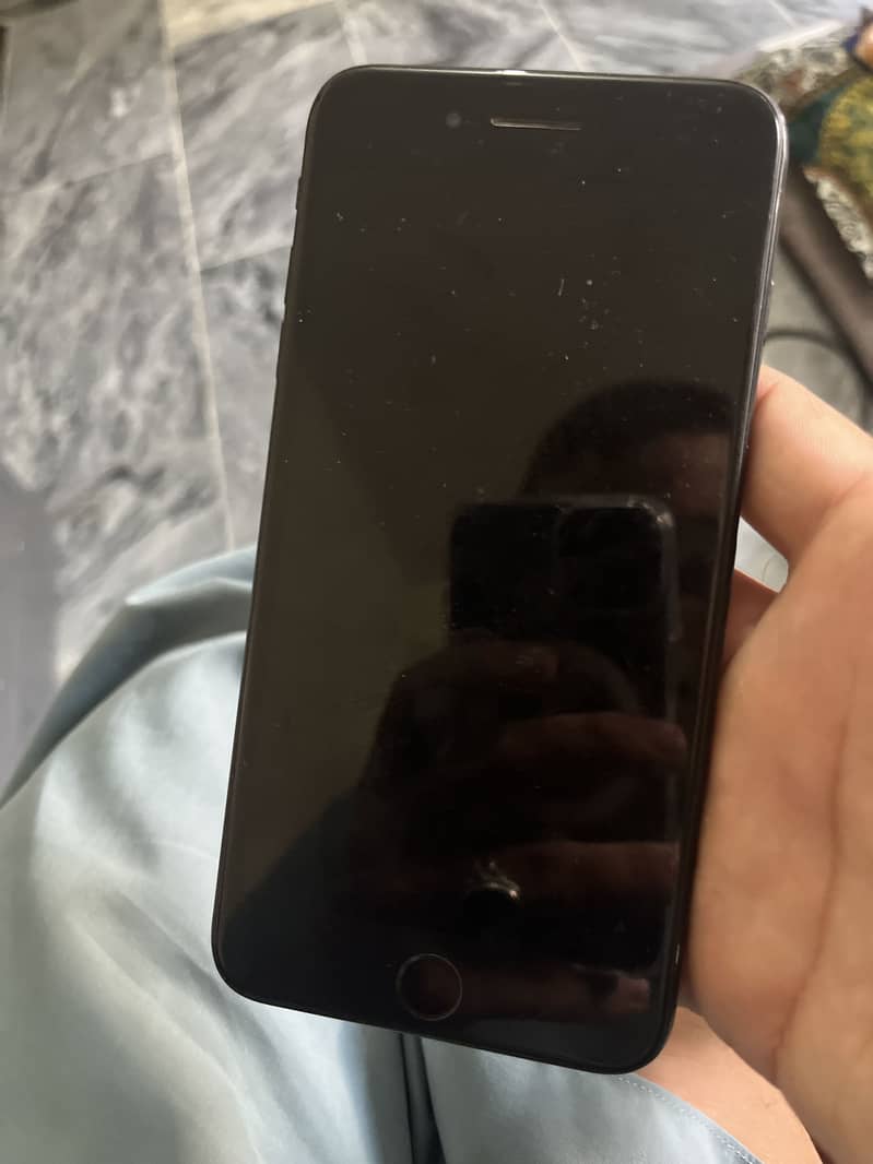 Apple iPhone 7 Plus 1