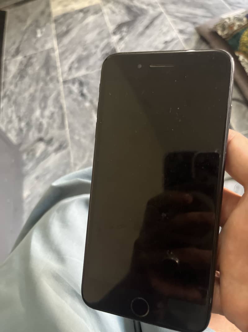 Apple iPhone 7 Plus 2
