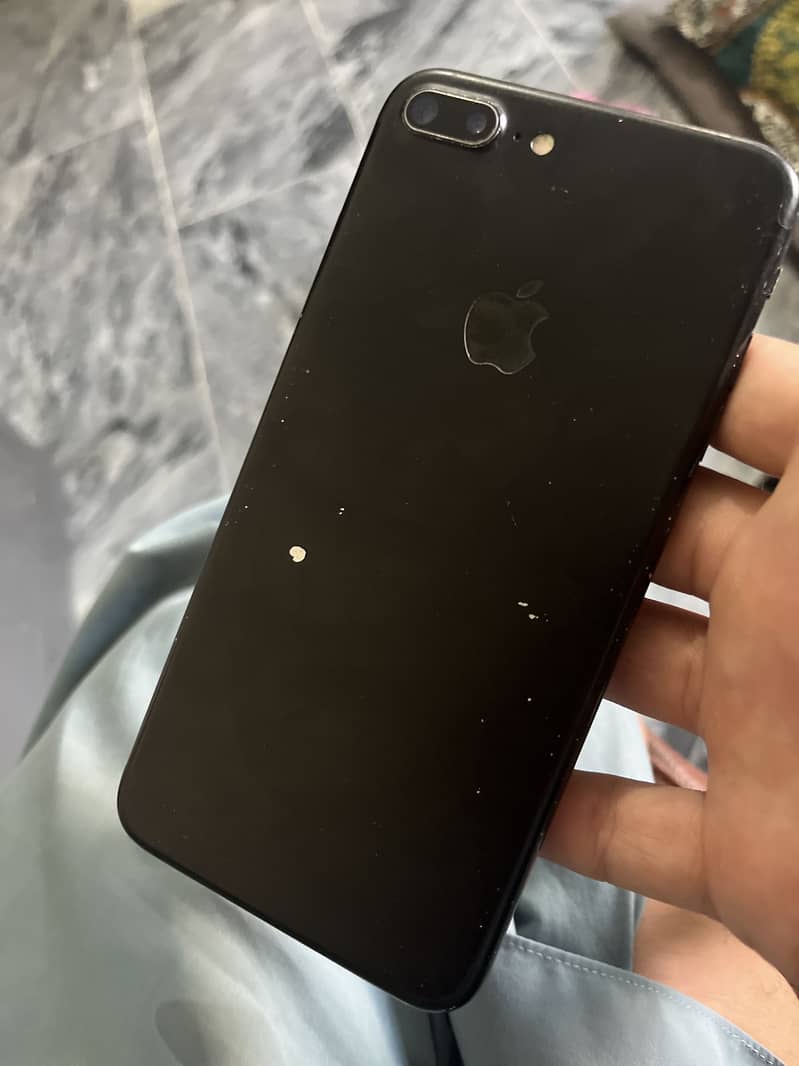 Apple iPhone 7 Plus 3