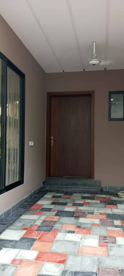 5 marla modern house for sale Ali park lahore cantt 03217541049