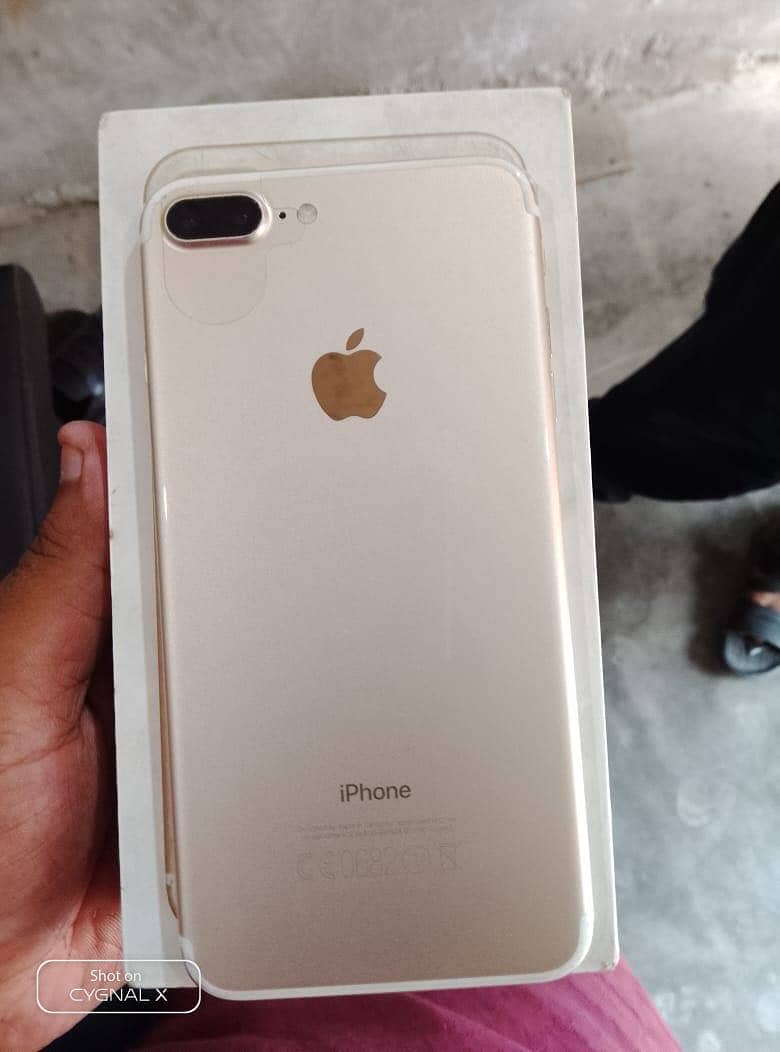 Apple iPhone 7 Plus 1