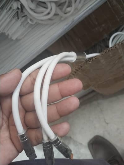 lot android and I phone and type c cables