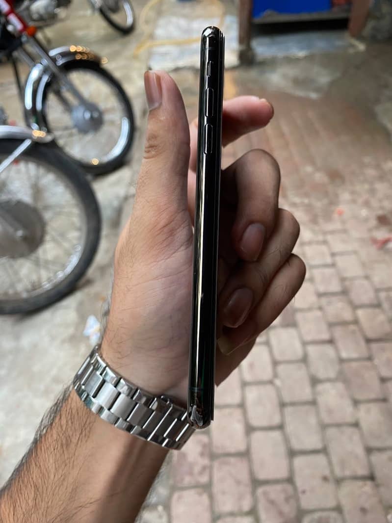 Apple iPhone X 0