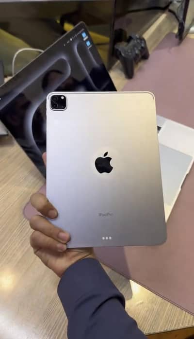 IPAID PRO M2 CHIP 256GB CERCULLAR ( SIM WALA )