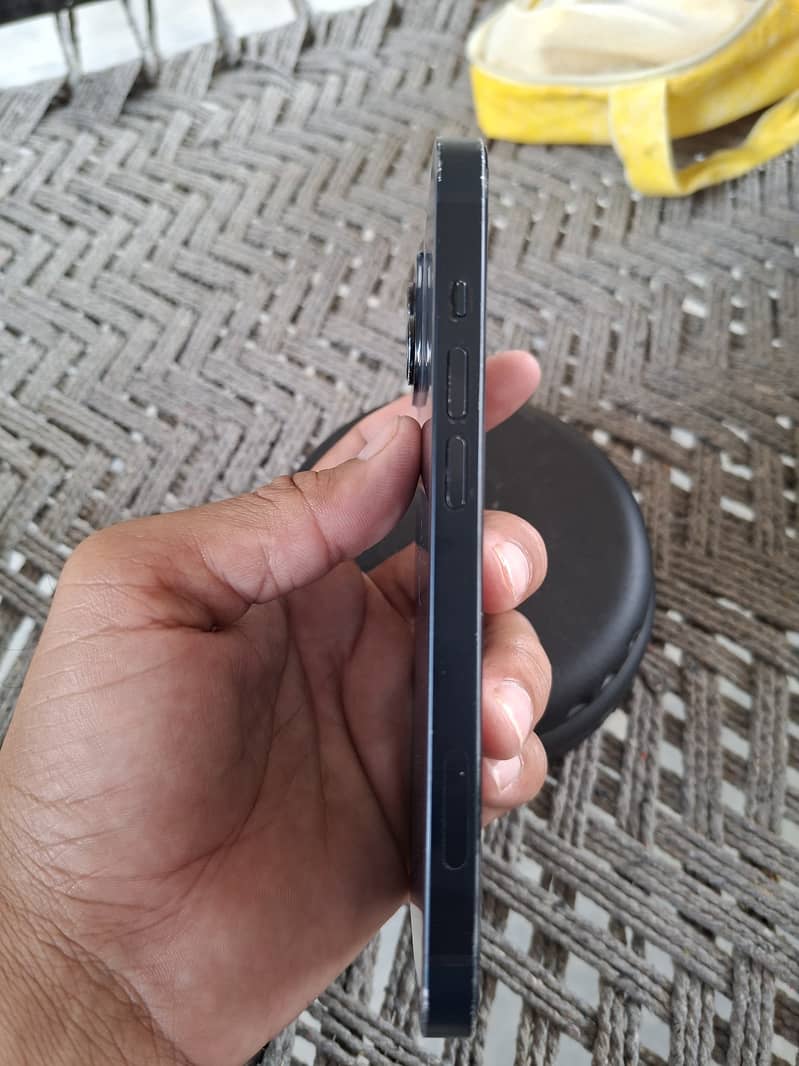 Apple iPhone 14 4