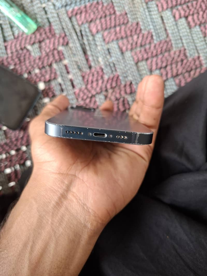 Apple iPhone 14 5