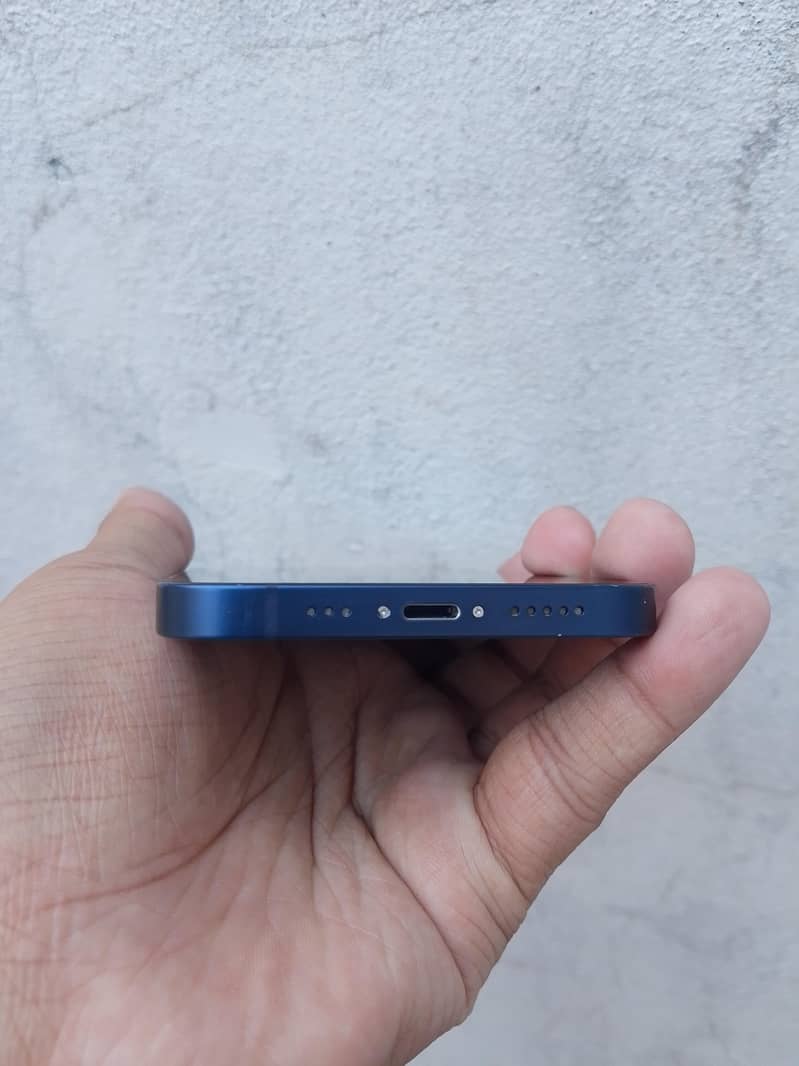 Apple iPhone 12 3