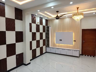 House For sale Situated In Central Park - Block C