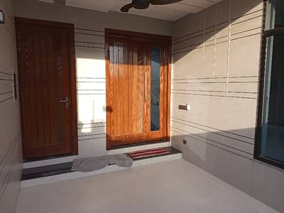 A Stunning House Is Up For Grabs In Central Park - Block BB Lahore
