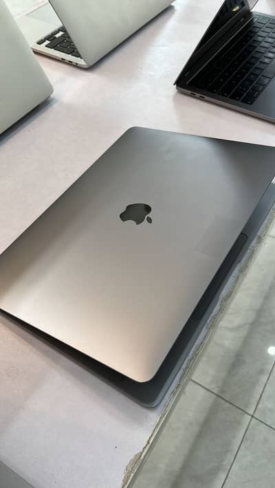 MacBook Pro 2019 i7 | 16/512 4GB card
