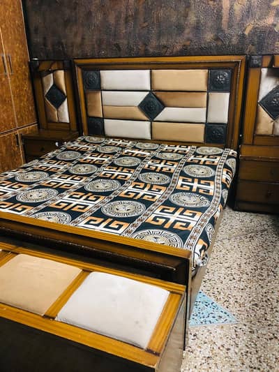 Bed King Size