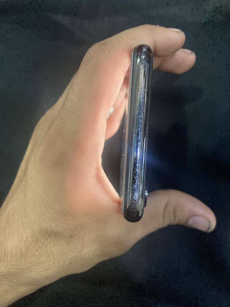 Apple iPhone X 3