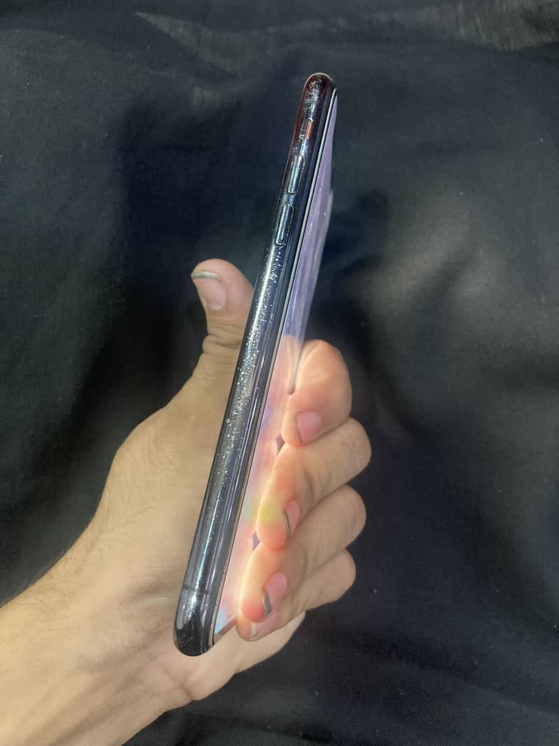 Apple iPhone X 5