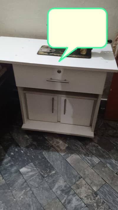 Sewing Machine Table for Sale – Excellent Condition