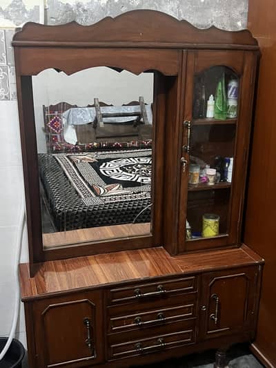 Solid Wooden Dressing Table with Mirror – condition 10/8