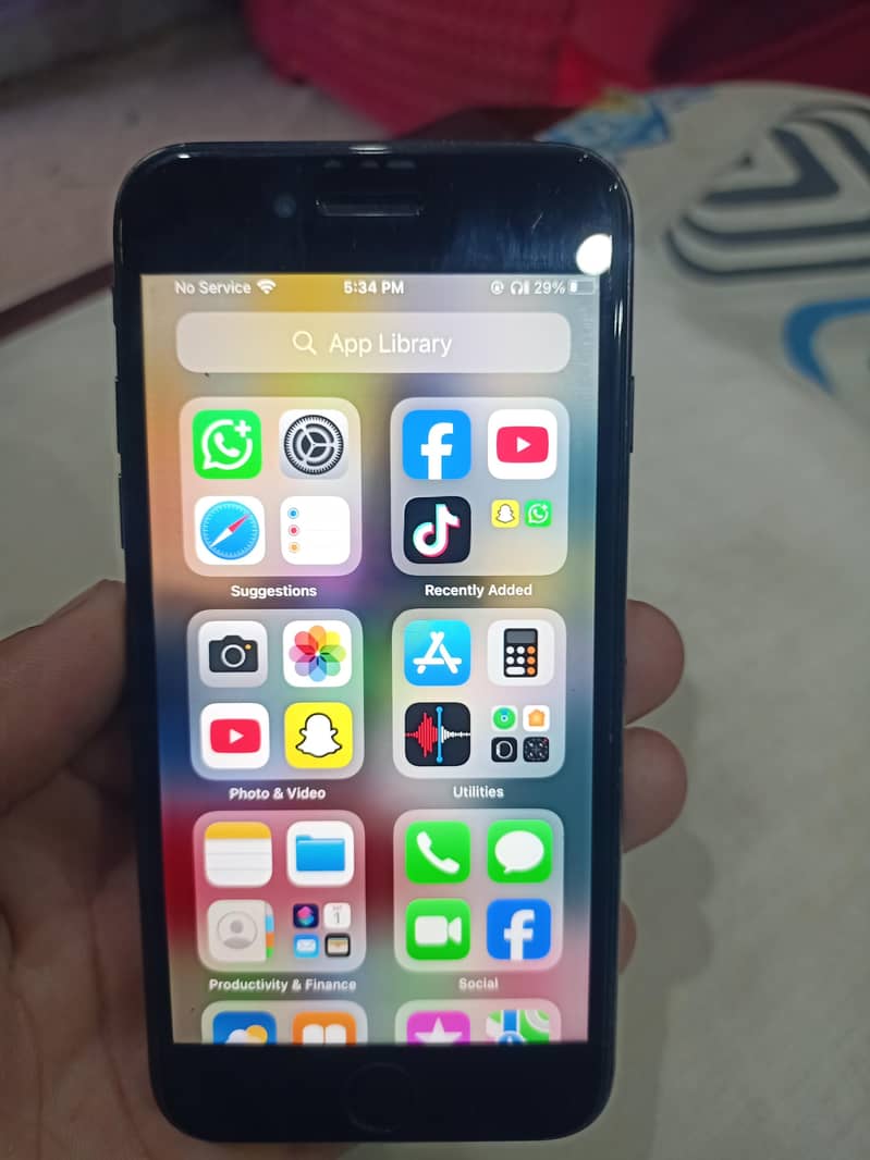 Apple iPhone 7 1