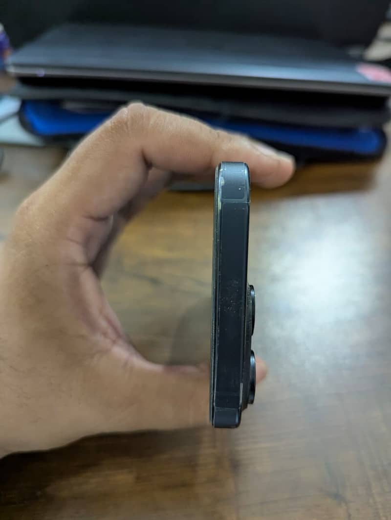 Apple iPhone 15 Pro Max 1