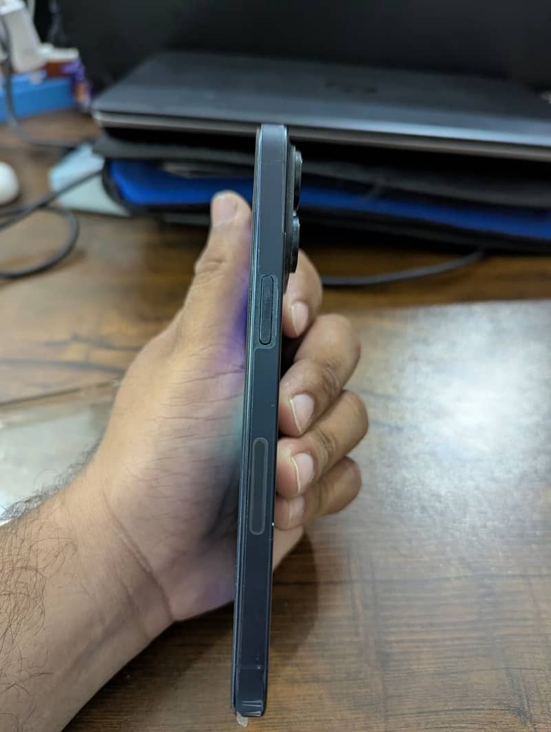 Apple iPhone 15 Pro Max 3