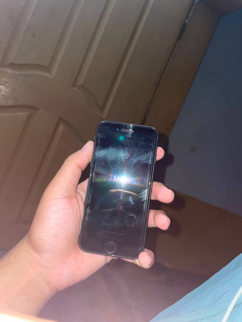 Apple iPhone SE 3