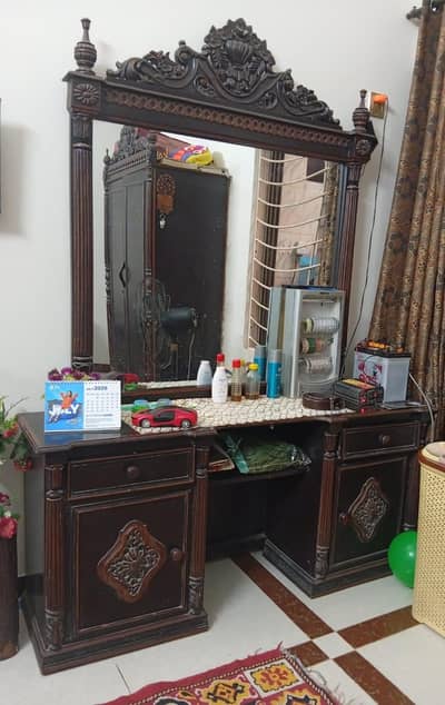 Chinoti Dressing table