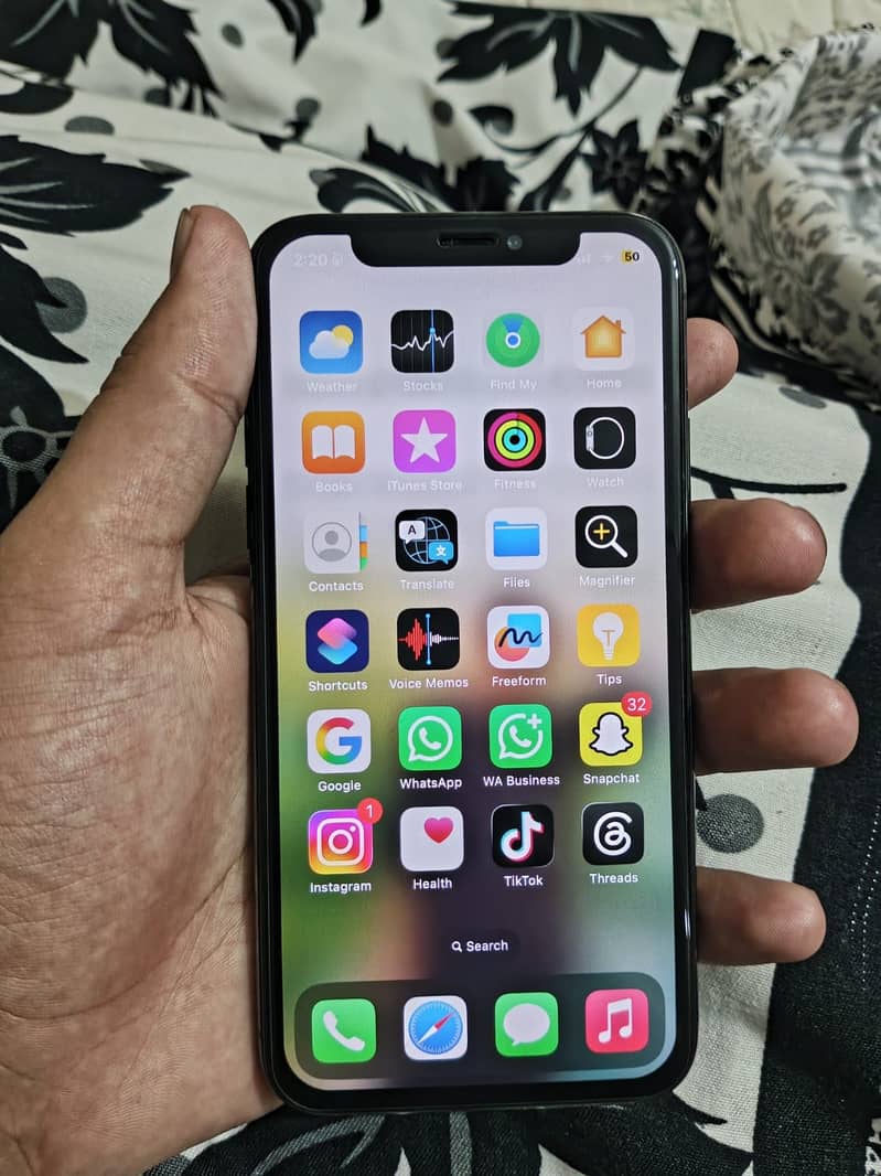 Apple iPhone X 5