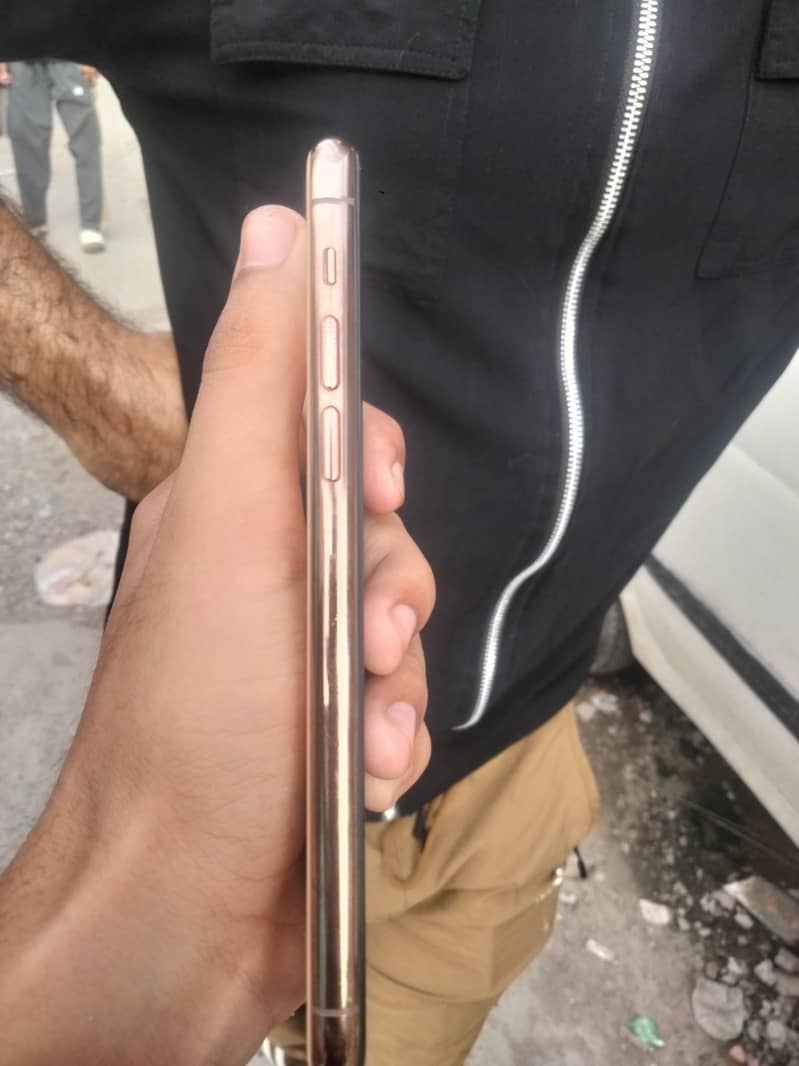 Apple iPhone 11 pro 1
