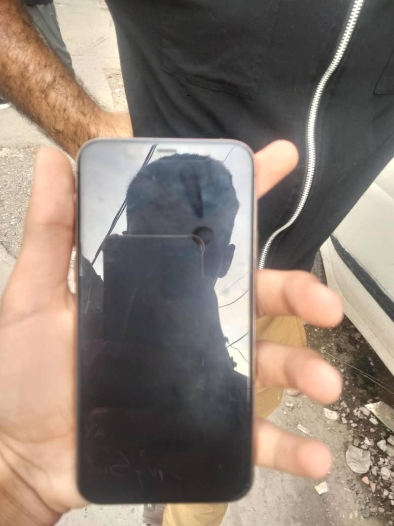 Apple iPhone 11 pro 2
