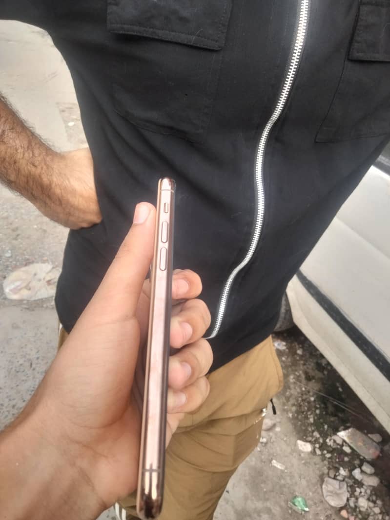Apple iPhone 11 pro 5