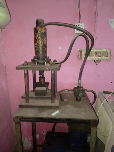 Hydrologic press