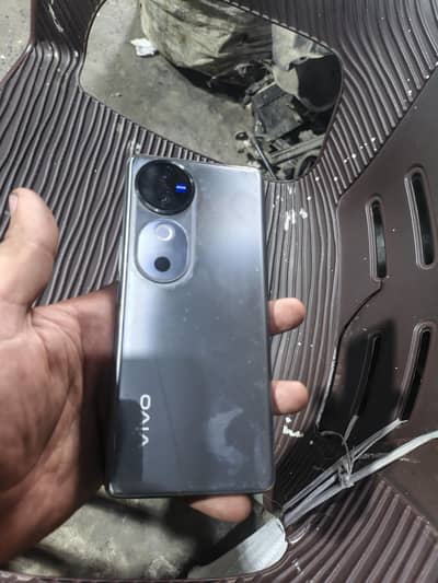 Vivo V40
