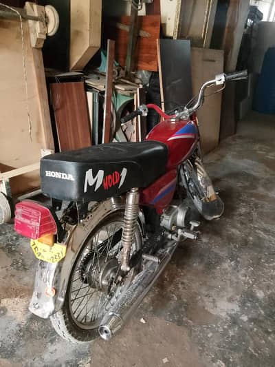 Honda 1992 red color