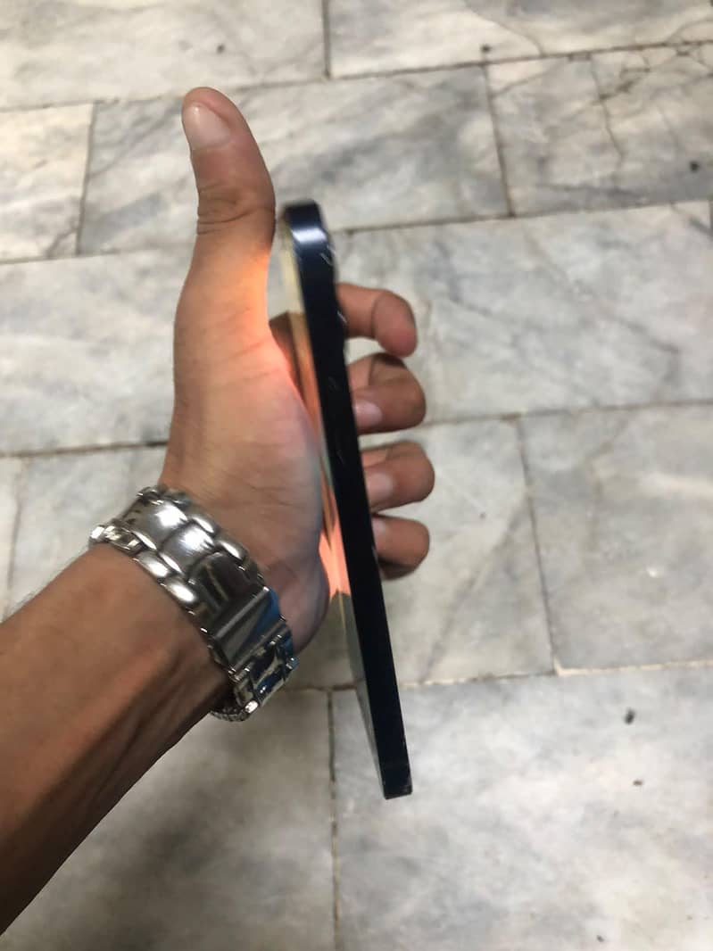 Apple iPhone 12 0