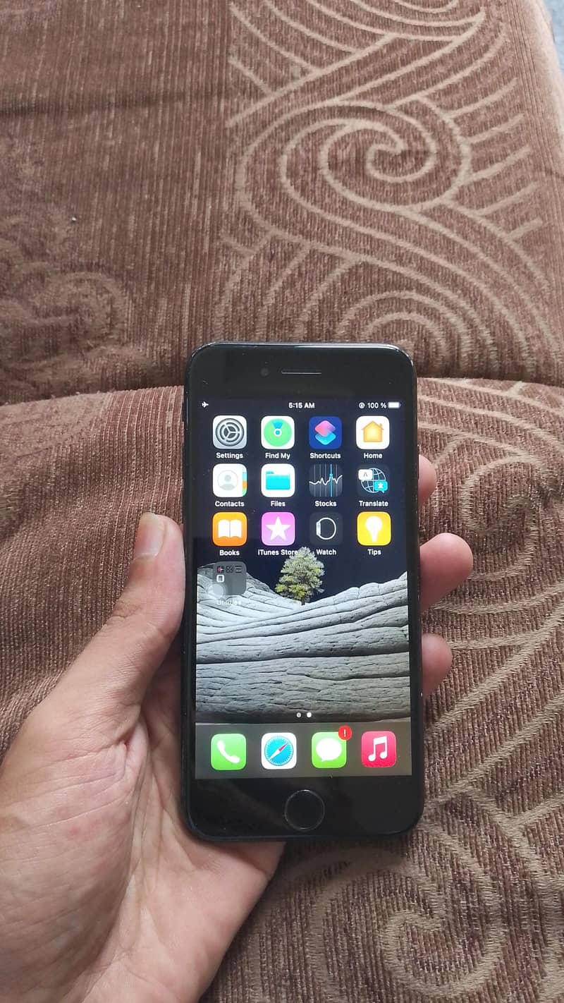 Apple iPhone 7 3