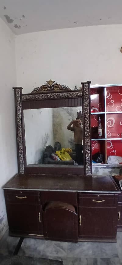 Dressing table
