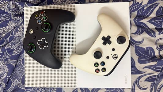 Xbox one S 1tb with wired controllers