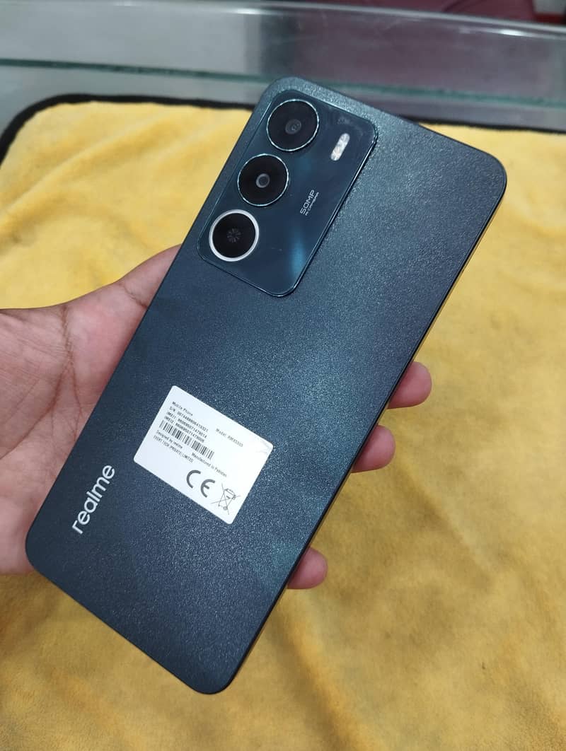 Realme C71 3