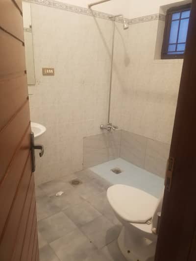 F 11/4 50x90 Triple story house for sale