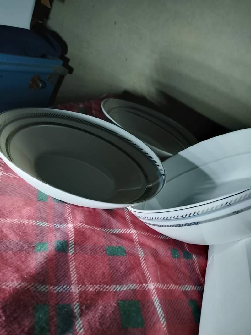 Dinner set 12