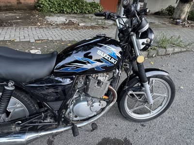 Suzuki GS 150 2022