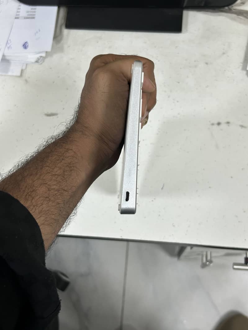 Wireless keyboard 4